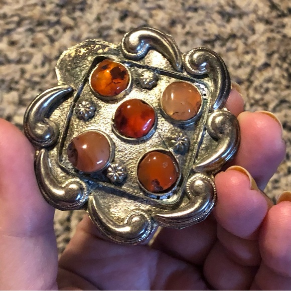 Vintage antique Scottish style white metal & stone brooch swirls - Picture 8 of 9